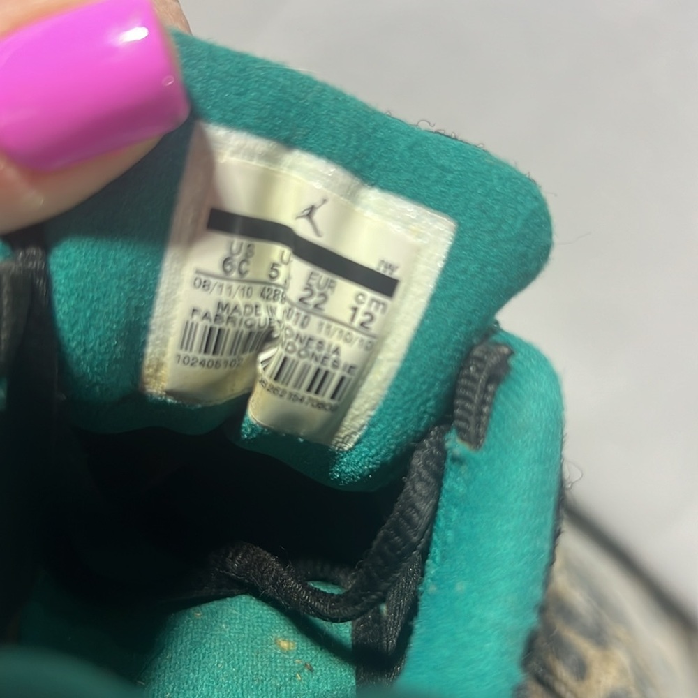 Baby Jordan’s size 6c - Picture 2 of 4